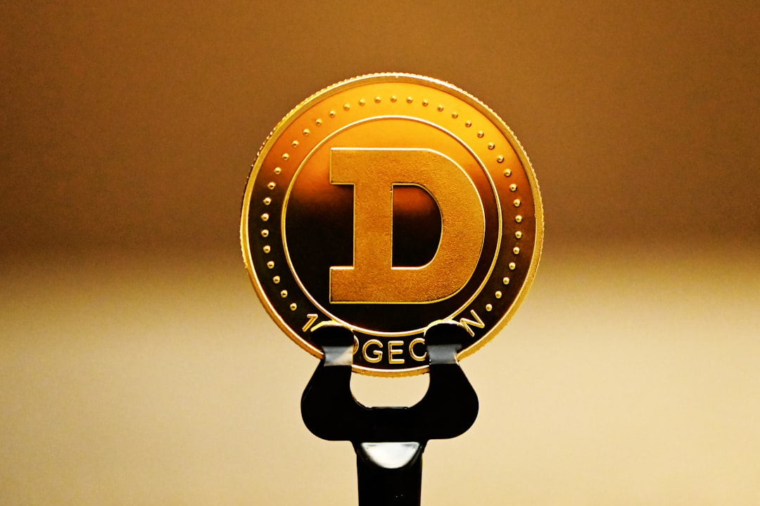 Dogecoin в ловушке: аналитик предупреждает о падении до $0.089