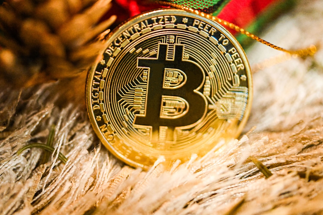 Биткоин входит в праздничные выходные без поддержки ETF и CME