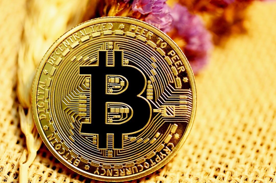 Bitcoin смотрит на $75K: самое жёсткое заседание ФРС за годы и нефть на максимумах с 2022-го