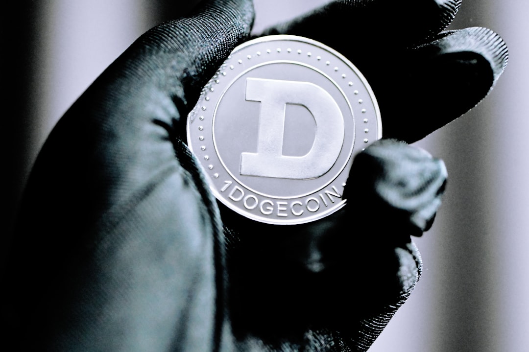 Dogecoin до $5: почему «умные деньги» ждут сначала падения до $0.07