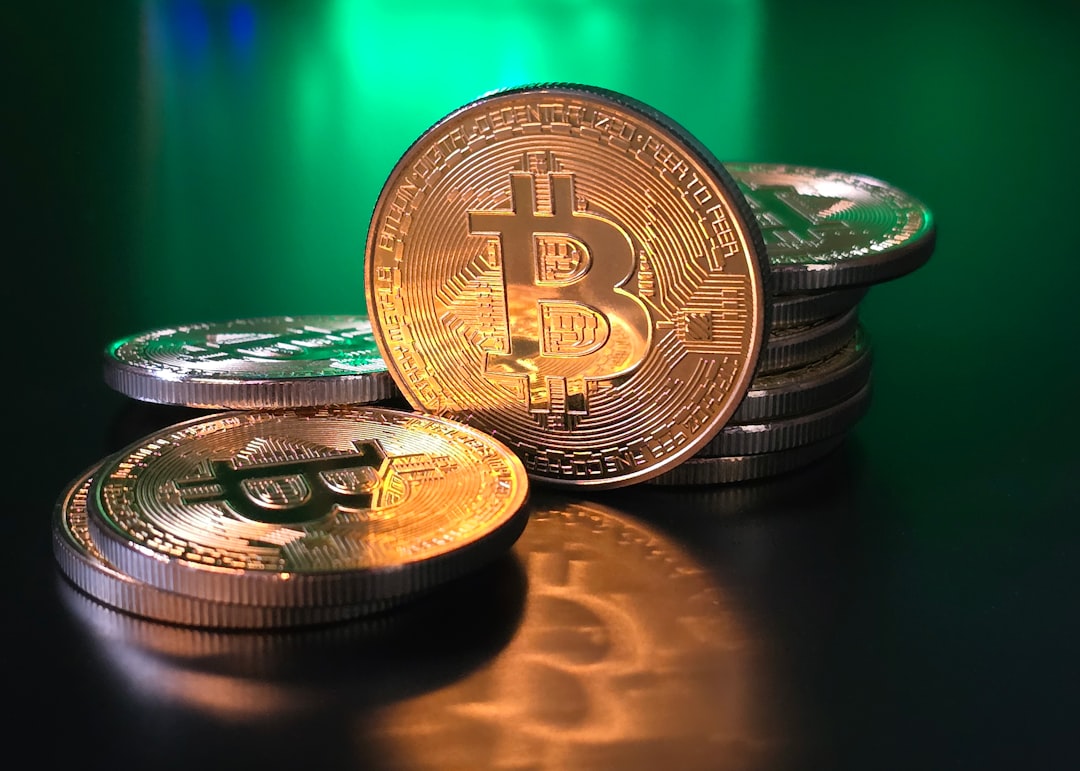 XRP на перепутье: геномный пилот в Уганде и рекордно низкая ликвидность на Binance