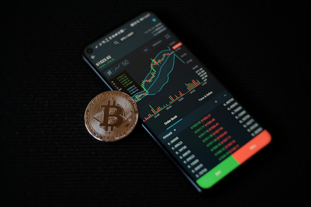 Прогнозы по BTC, ETH, XRP, SOL и другим: что говорят графики после просадки