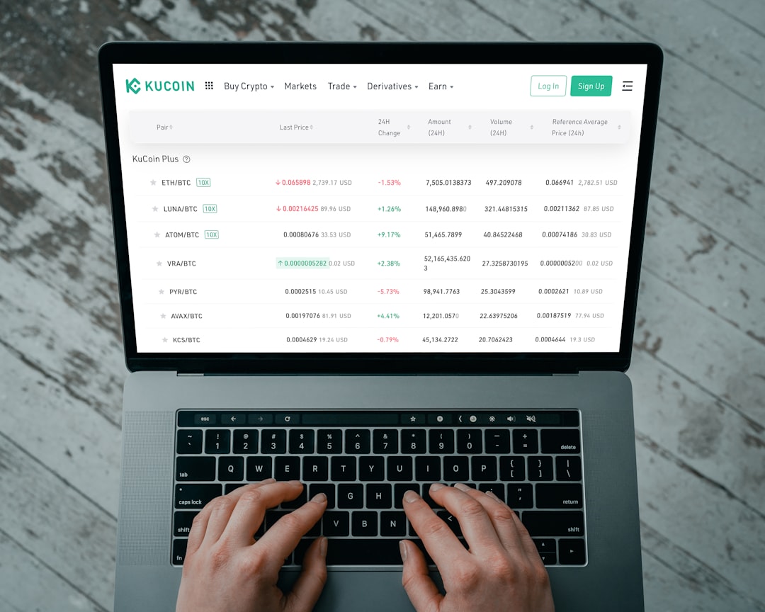 XRP: плечи сброшены, цена держится — что будет дальше?