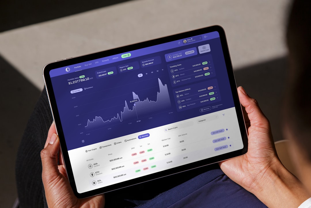 Криптокит подал в суд на Coinbase: биржа якобы отказала в возврате похищенных DAI