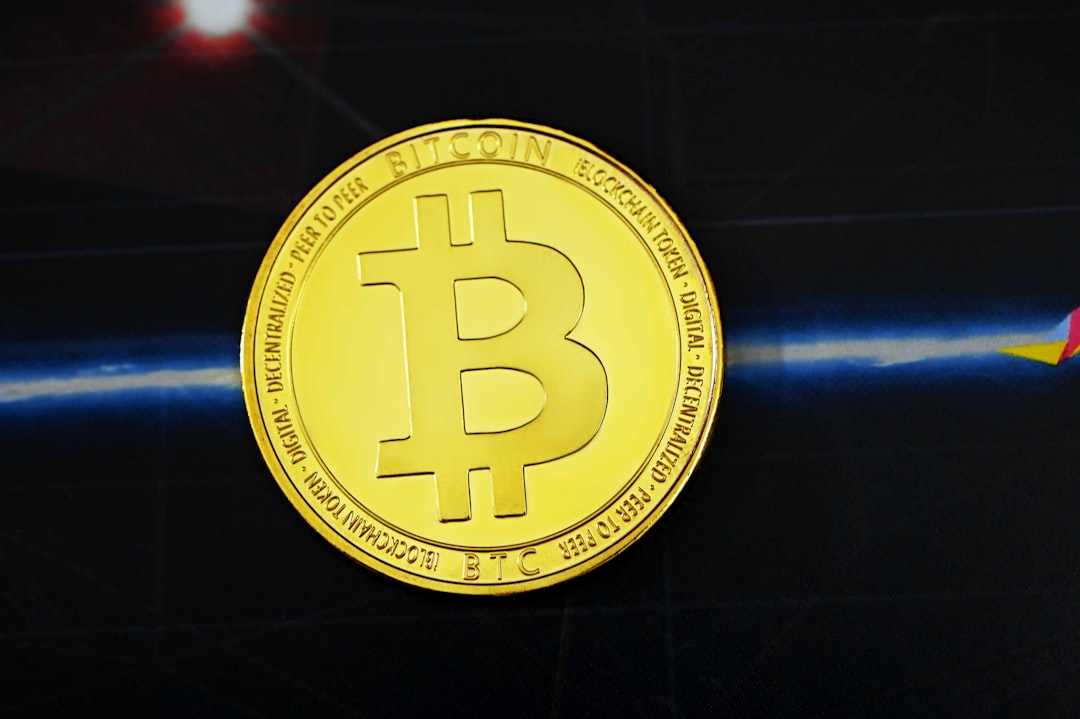 Биткоин рвётся к $85K: ETF-приток на $1,69 млрд и попутный макроветер — хватит ли сил пробить потолок?