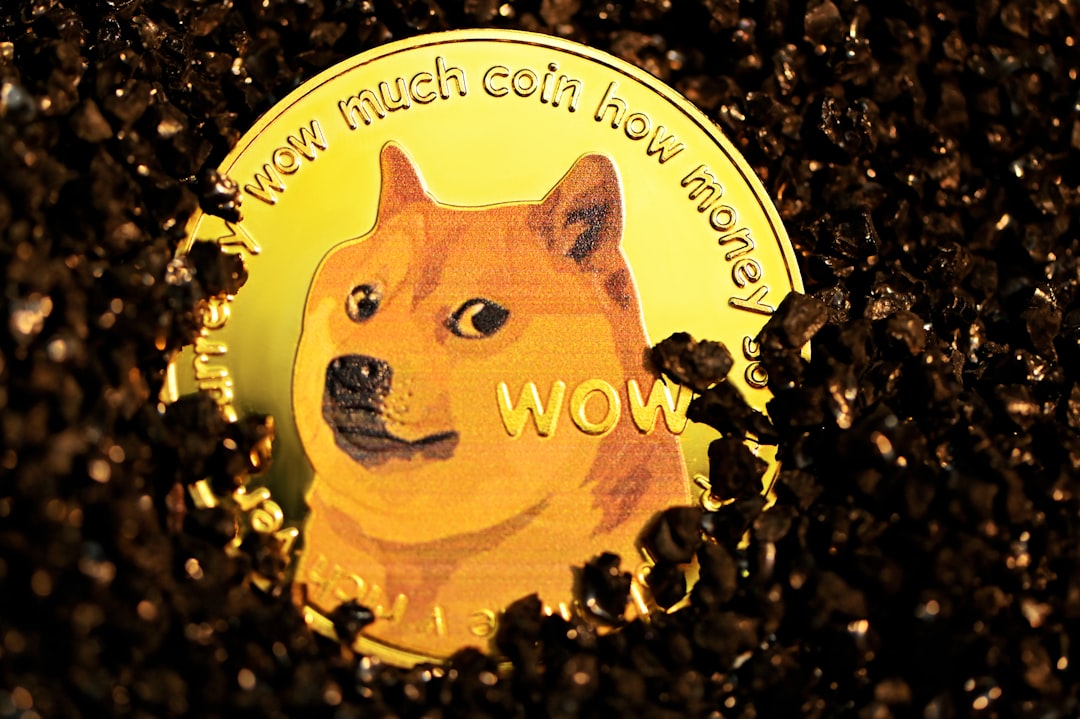 Dogecoin притормозил у $0.1120: быки готовятся к решающему рывку