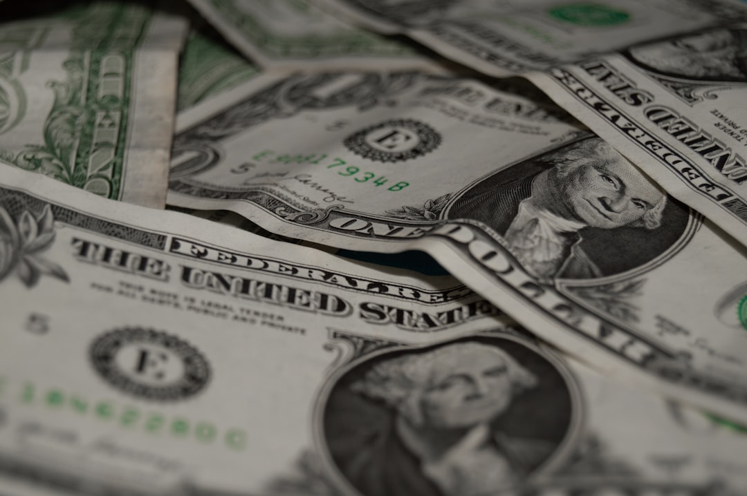 Инфляция в США снова ускоряется: нефть и конфликт с Ираном давят на цены
